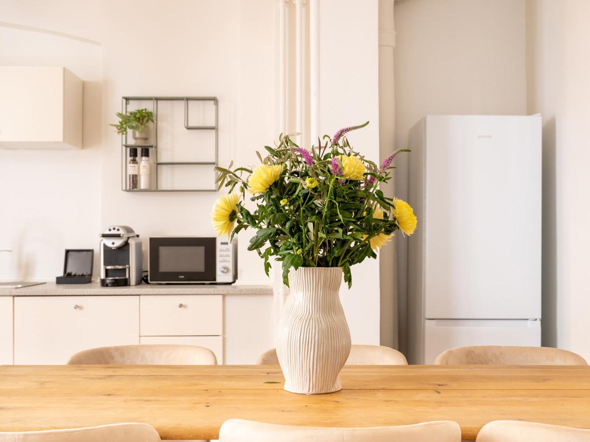 Sanders Noble - Fantastic 4-Bdr Apt In The Capital Kopenhagen Bagian luar foto
